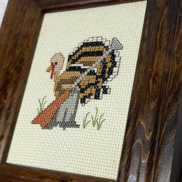 Needlepoint Miniature Turkey Humorous 6 x 7 Frame Thanksgiving Hunting - Picture 3 of 5